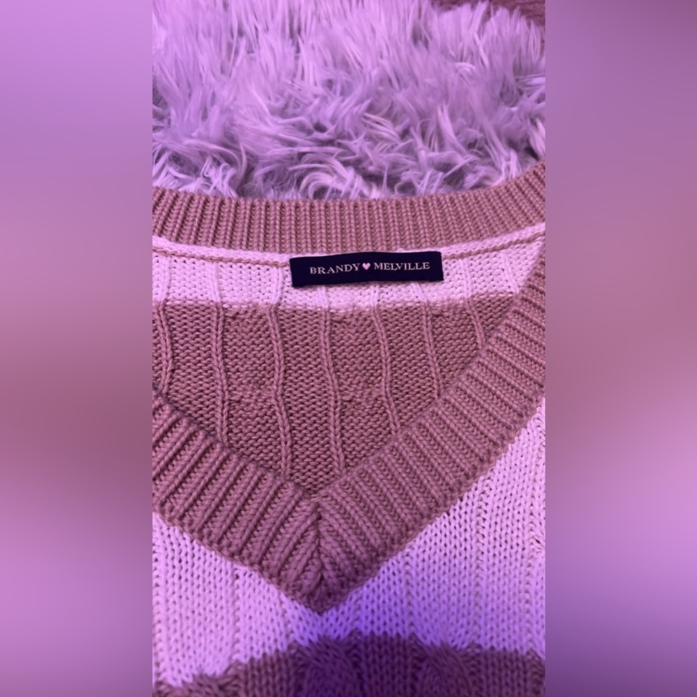 Brandy Melville Sweater - Picture 2 of 2